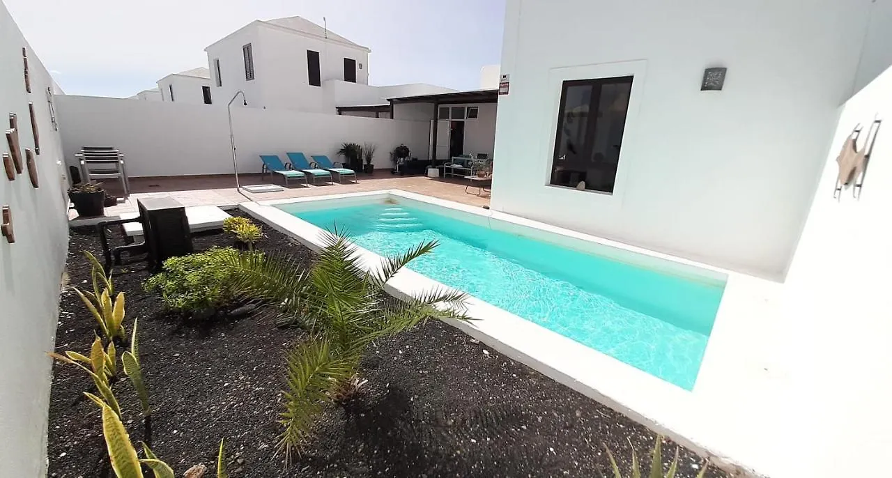 Villa Splendid Casa Papagayo, Heated Pool, Roofterrace With Views And Wifi à Playa Blanca